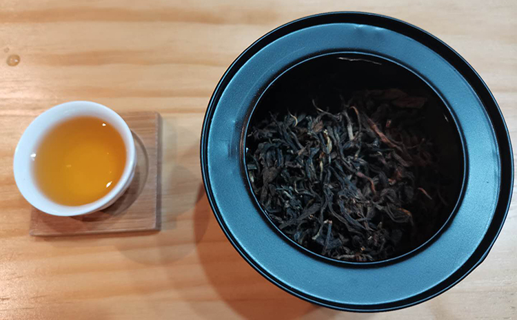 红茶泡出来的茶汤.jpg 红茶泡出来的茶汤.jpg