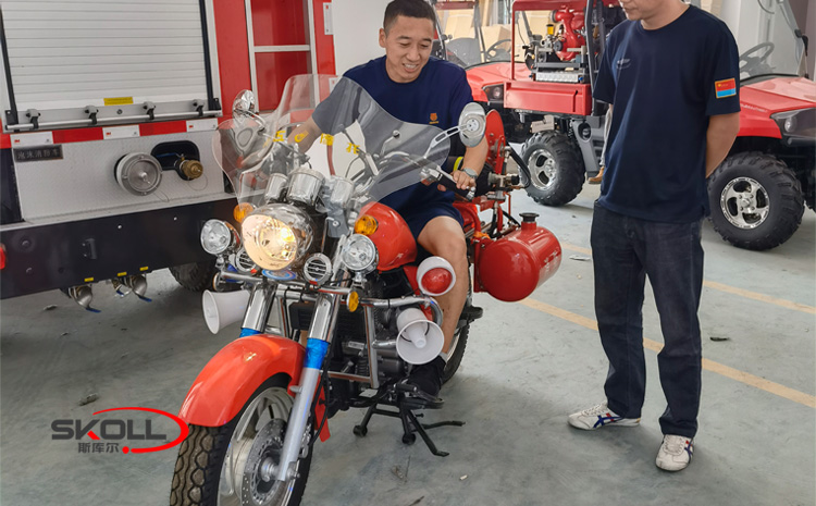 二轮消防摩托车QJ150-18F.jpg 二轮消防摩托车QJ150-18F.jpg